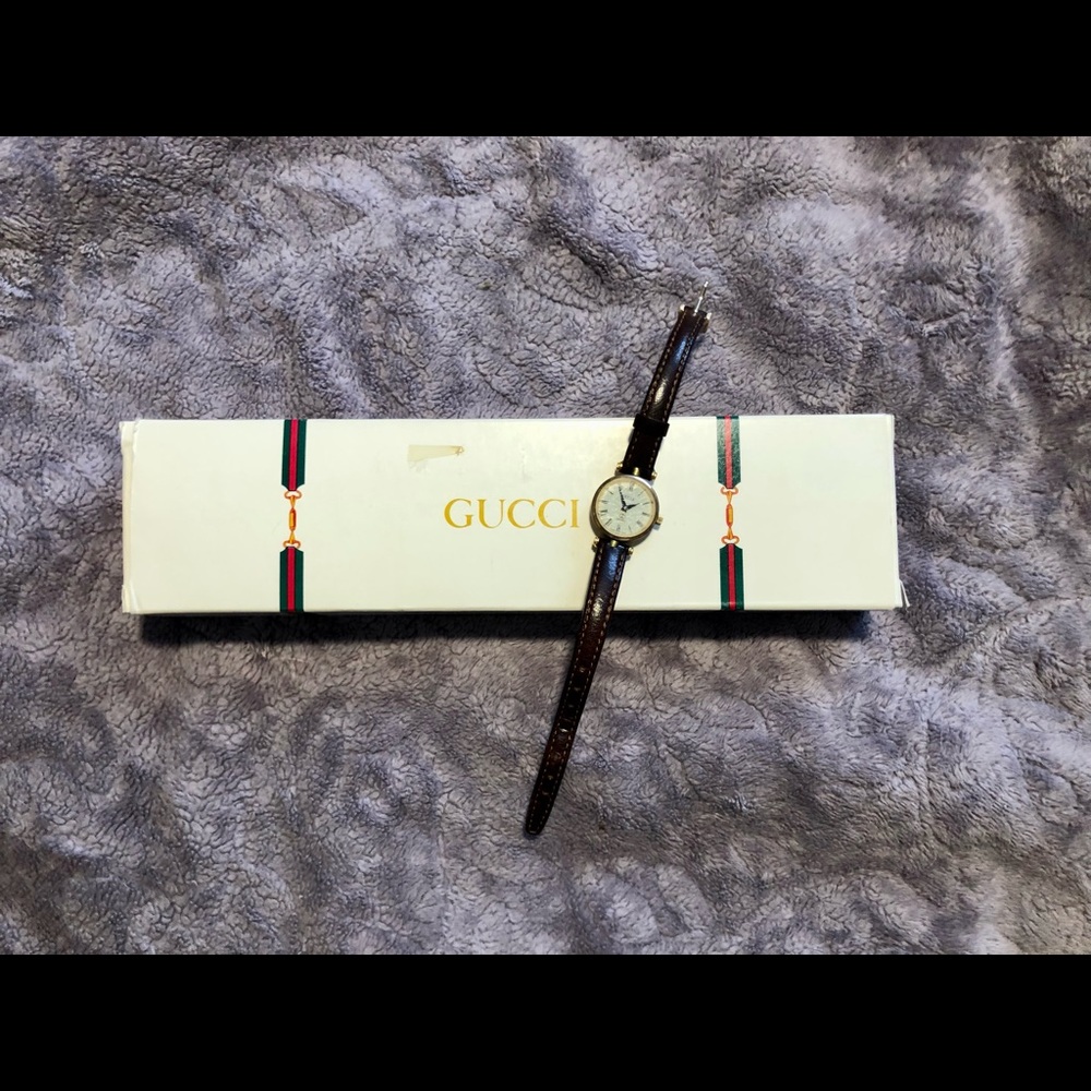 Vintage Gucci watch circa 1988 - Picture 4 of 10